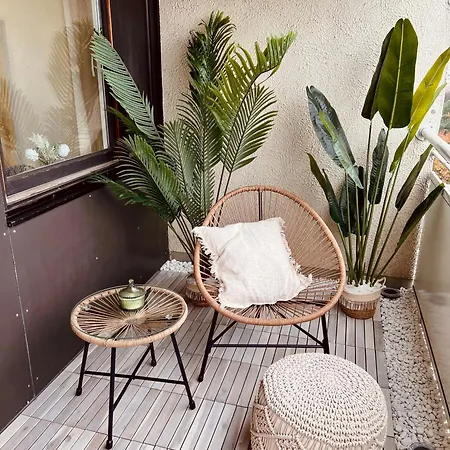 Penthouse With Terrace Near Audi Apartman